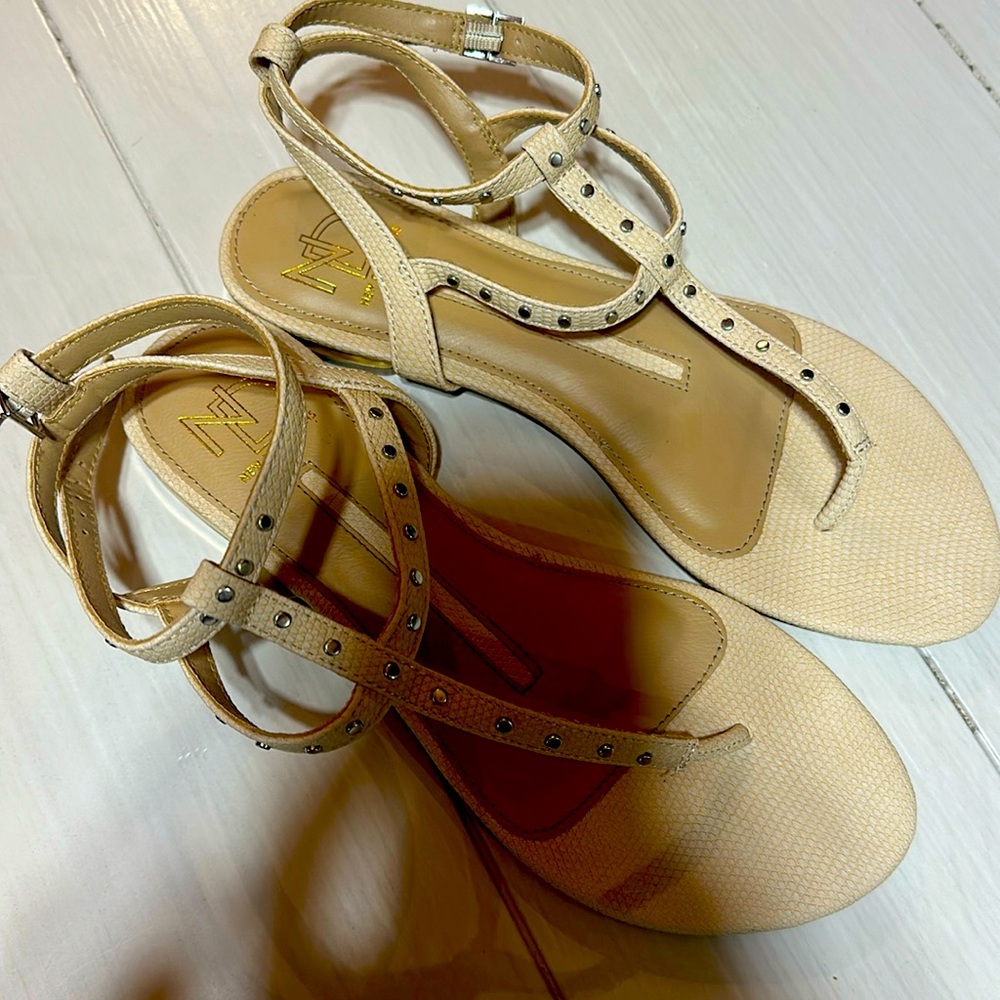New directions sandal’s